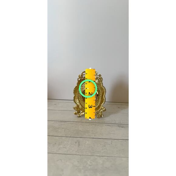 Stylebuilt Vintage gold textured finish checkerboard Roses design small clock - Picture 5 of 6